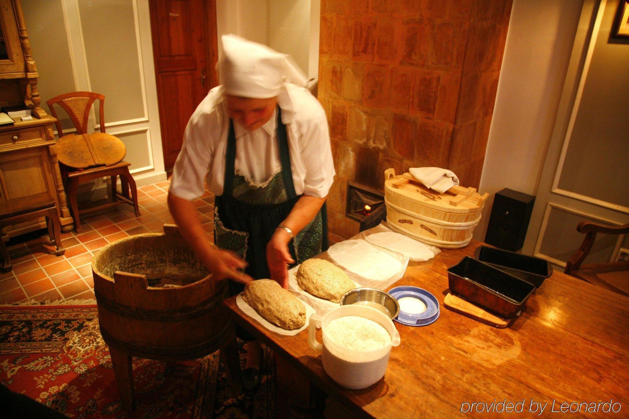 Paedaste Manor Ресторант снимка