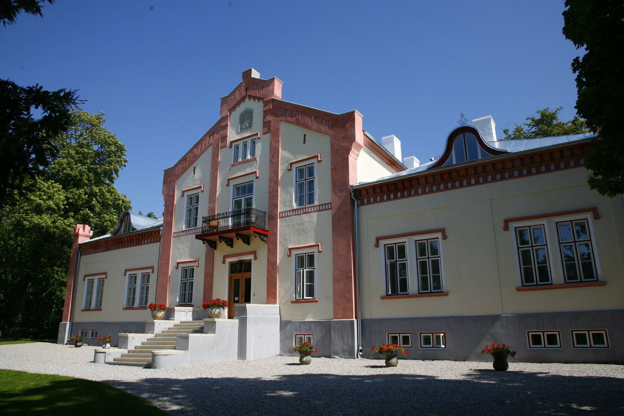 Paedaste Manor Екстериор снимка