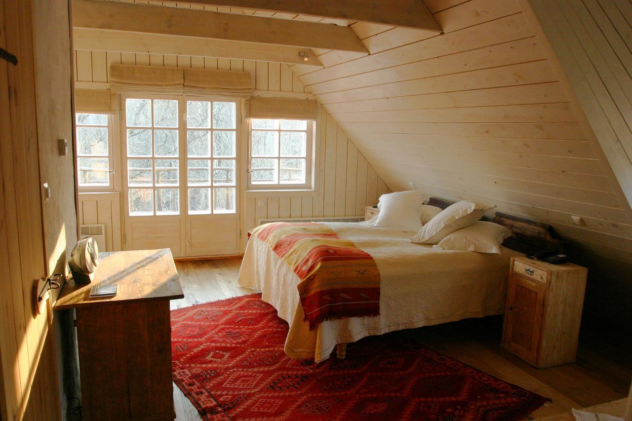 Paedaste Manor Екстериор снимка